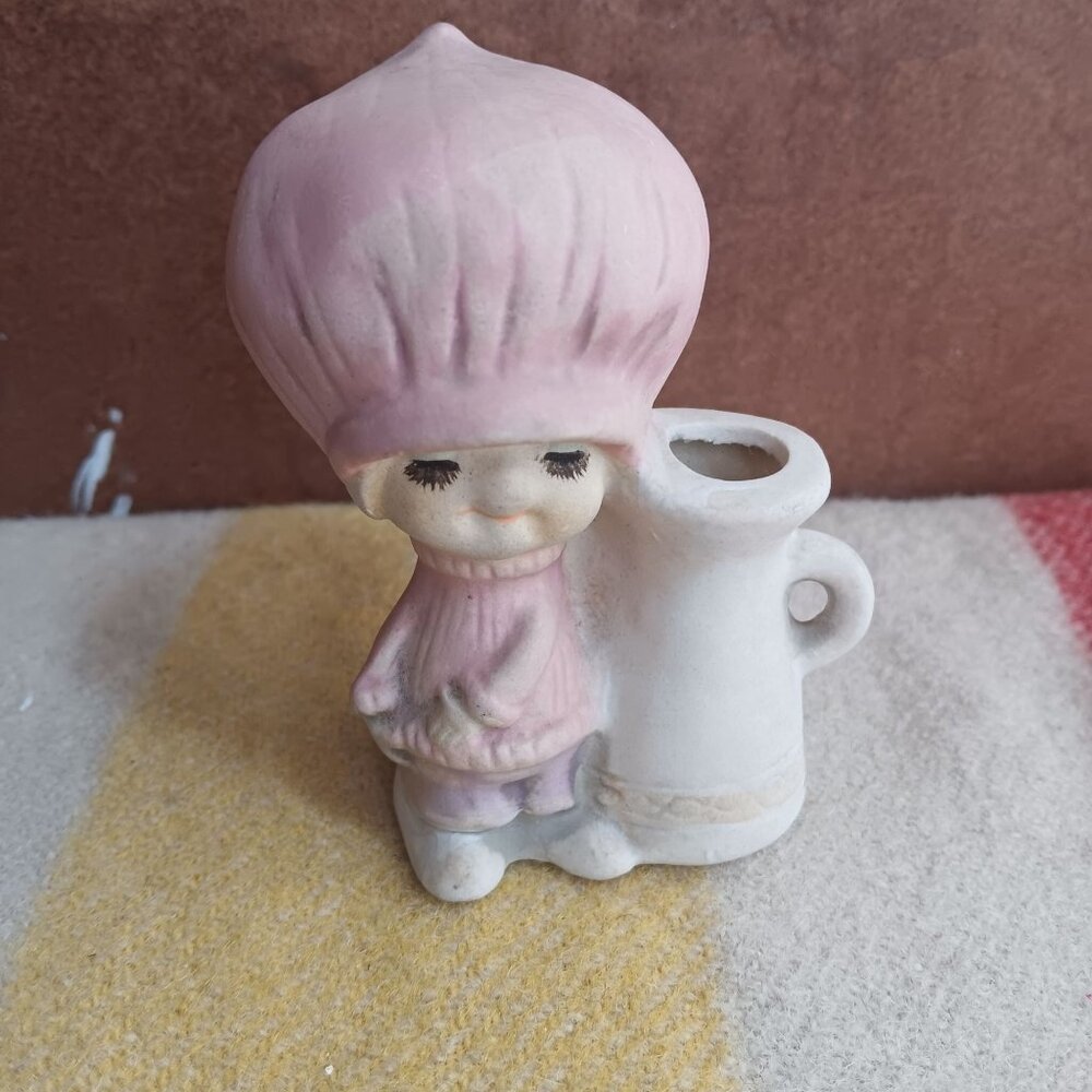 Vintage Big Bonnet Girl Japan 1970's Pink Figurine With Jug 4" UCTCI Statue